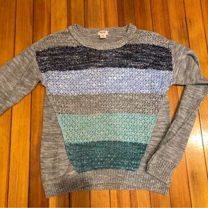 Mossimo sweater bundle of 2 gray and magenta knit sweaters. Sz M runs small